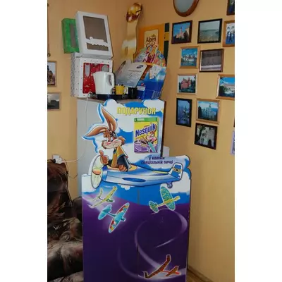 Картонные рекламные стойки от производителя